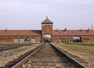 Auschwitz II (Birkenau): Polonya’da Bir Toplama Kampı - azgezmis.com