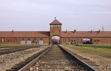 Auschwitz II (Birkenau): Polonya’da Bir Toplama Kampı - azgemis.com